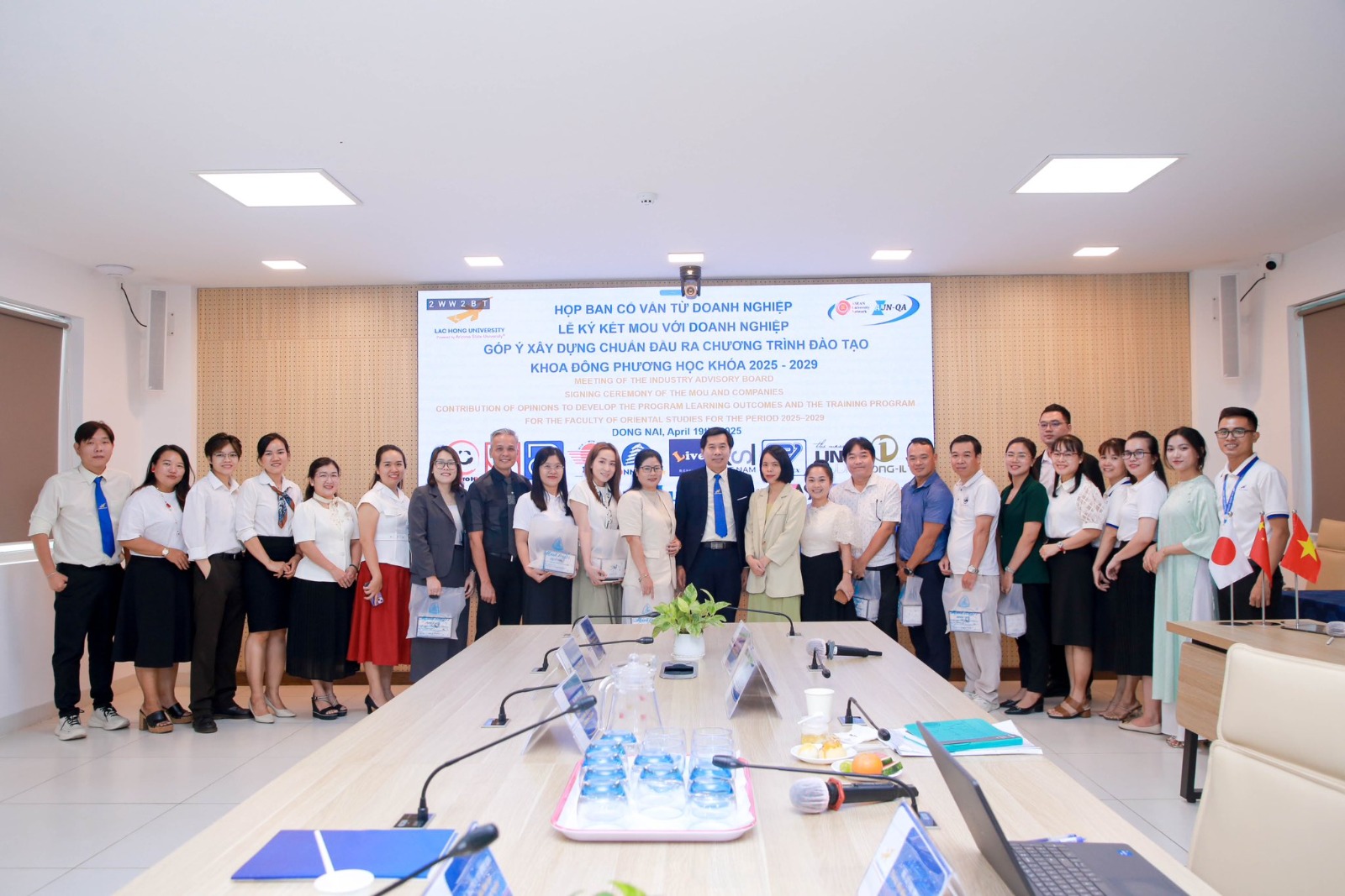 Kết nối doanh nghiệp – nhà trường